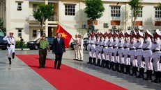 Tổng Bí thư Tô Lâm duyệt đội danh dự tại buổi đến thăm và làm việc với Công an tỉnh Bình Phước.