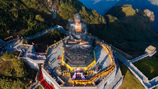 Đại tượng Phật A Di Đà bằng đồng lớn bậc nhất Đông Nam Á trên đỉnh Fansipan.