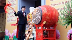 Nghi thức khai trống tại lễ hội Xuân Ngọa Vân năm 2025.