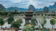 Vẻ đẹp trầm mặc của chùa Tam Chúc ở Hà Nam