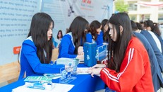 Thí sinh tìm hiều về các chương trình đào tạo và công tác tuyển sinh đại học. (Ảnh minh hoạ) 