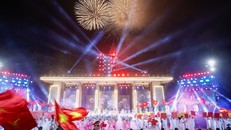 Màn bắn pháo hoa tại Chương trình Cầu truyền hình.