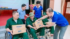 Vinamilk trao quà, thăm hỏi hơn 650 thương bệnh binh nhân dịp 50 năm ngày thống nhất đất nước