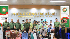 Khoa An ninh chính trị nội bộ - Học viện An ninh nhân dân đã nhận được sự quan tâm, đồng hành của các nhà hảo tâm là cán bộ, chiến sĩ Công an nhân dân trong hoạt động thiện nguyện vô cùng ý nghĩa này. (Ảnh: Khoa An ninh chính trị nội bộ)