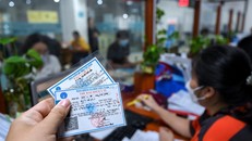 Chỉ cấp thẻ bảo hiểm y tế giấy với trường hợp không thể cài đặt VssID, VNeID và không có căn cước công dân có gắn chip. (Ảnh minh họa)