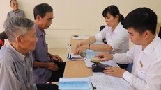 Bộ Y tế quy định thẩm quyền quyết định chi trả mức trợ cấp xã hội, tạm dừng trợ cấp xã hội. (Ảnh minh hoạ)