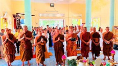 Gia Lai: Trang nghiêm lễ dâng Y tắm mưa theo truyền thống Phật giáo Nguyên Thủy