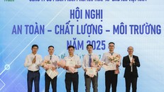 Ông Lê Minh Hải – Bí thư Đảng ủy, Chủ tịch Hội đồng quản trị Công ty vinh danh các cá nhân PV GAS D có thành tích cao trong công tác ATCLMT.