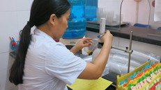 Cấp Methadone tại một cơ sở điều trị cho bệnh nhân ở Hà Nội.