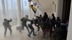 Venezuela: Trụ sở quốc hội bị tấn công, nhiều nghị sỹ bị thương