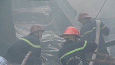 Ba chiến sĩ cảnh sát PCCC thương vong khi nỗ lực dập đám cháy tại nhà dân. Ảnh: Infonet