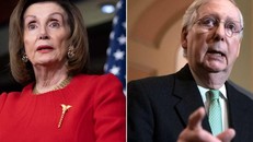 Chủ tịch Hạ viện Nancy Pelosi và Lãnh đạo Đa số Thượng viện Mitch McConnel. Ảnh: AFP