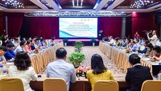 Ngày 24/12, Sở Du lịch tỉnh Bà Rịa - Vũng Tàu, Hiệp hội Du lịch tỉnh Bà Rịa - Vũng Tàu đã tổ chức tọa đàm "Liên kết phát triển du lịch Bà Rịa - Vũng Tàu với các tỉnh Hà Nội, TP Hồ Chí Minh, Cần Thơ, Bình Thuận…" nhằm tìm ra những giải pháp phát triển du lịch Bà Rịa - Vũng Tàu bền vững. (Ảnh: TTXVN)