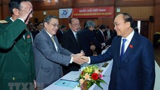 Thủ tướng Nguyễn Xuân Phúc và các đại biểu. (Ảnh: Thống Nhất/TTXVN)