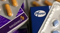 Pfizer và Astra Zeneca. Ảnh: Hdnux
