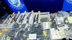 Số tang vật bị thu giữ. Ảnh: Facebook