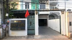 Nhà nghỉ nơi phát hiện 12 người Trung Quốc lưu trú. (Ảnh: Tiền Phong)