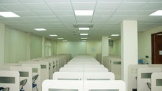 Đại học Quốc gia Hà Nội chuẩn bị cơ sở vật chất để thí sinh thi trong điều kiện giãn cách. Ảnh: VNU.