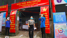 Khu vực bầu cử lại đại biểu HĐND tại xã Tráng Việt, Mê Linh sáng 6/6. (Ảnh: VnExpress)