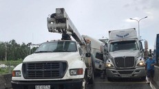 Tai nạn liên hoàn giữa 3 xe ô tô lớn trên cầu Phú Mỹ 