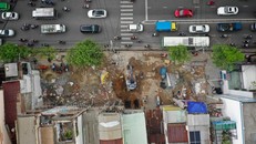 Công tác giải phóng mặt bằng cho tuyến metro số 2 trên đường Trường Chinh, phường 14. (Ảnh: VnExpress)