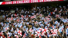 Sự cuồng nhiệt của các CĐV đội tuyển Anh. (Ảnh: Barnet Times)