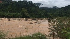 Khu vực suối Nậm Củm, xã Pa Ủ, huyện Mường Tè, tỉnh Lai Châu, nơi 2 công nhân bị nước lũ cuốn trôi. Ảnh: TTXVN