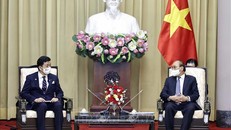 Chủ tịch nước Nguyễn Xuân Phúc tiếp Bộ trưởng Quốc phòng Nhật Bản Kishi Nobuo đang thăm và làm việc tại Việt Nam, sáng 12/9. Ảnh: Thống Nhất/TTXVN 