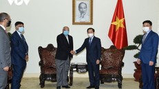 Phó Thủ tướng Lê Minh Khái tiếp Bộ trưởng Bộ Dầu mỏ Kuwait. (Ảnh: VOV)