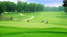 Sân golf Kings’ Island Golf tại Đồng Mô, Sơn Tây, Hà Nội, Việt Nam. (Ảnh: Toplist)