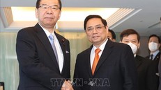 Thủ tướng Phạm Minh Chính tiếp Chủ tịch Đảng Cộng sản Nhật Bản Shii Kazuo. Ảnh: Dương Giang/TTXVN