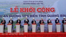 Lễ khởi công Dự án thành phần 1-đường ven biển thuộc Dự án Đường ven biển và cầu Nhật Lệ 3. (Ảnh: Đức Thọ/TTXVN)