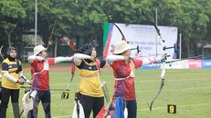 Vận động viên bắn cung thi đấu. (Ảnh: Vũ Sinh/TTXVN)