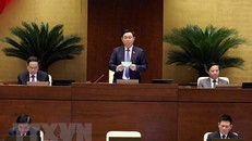 Chủ tịch Quốc hội Vương Đình Huệ phát biểu kết thúc chất vấn nhóm vấn đề lĩnh vực tài chính. (Ảnh: An Đăng/TTXVN)