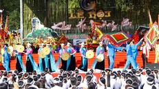 Lễ hội Khai Hạ được tổ chức năm 2017 tại Hòa Bình. (Ảnh: Vietnamplus)