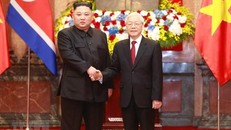 Tổng Bí thư, Chủ tịch nước Nguyễn Phú Trọng đón Chủ tịch Triều Tiên Kim Jong-un. (Ảnh: Doãn Tấn/TTXVN)