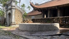 Giếng cổ tại Làng cổ Đường Lâm, thị xã Sơn Tây. (Ảnh: TTXVN phát)