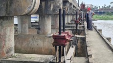 Một phần đập ngăn mặn Hiền Lương. (Ảnh: TTXVN)