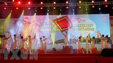 Hoạt cảnh tài tử ca múa Đêm Chiêu Anh. (Ảnh: Lê Huy Hải/TTXVN)