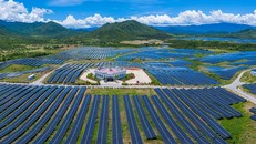 Phát triển bền vững năng lượng xanh, năng lượng tái tạo thích ứng với biến đổi khí hậu là một trong những chủ trương lớn của Đảng và Nhà nước. (Ảnh: Công Thử/TTXVN )