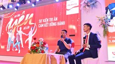 Đại diện gia đình khách hàng chia sẻ tại lễ chi trả.