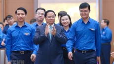 Thủ tướng Phạm Minh Chính và các đại biểu đến dự hội nghị. (Ảnh: Dương Giang/TTXVN) 