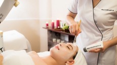 Sợ rủi ro, phụ nữ quay về ‘làm đẹp không xâm lấn’ 