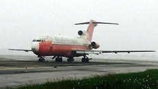 Chiếc máy bay Air Dream hư hỏng nặng trong gần 10 năm. Ảnh: Báo Giao thông