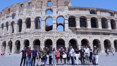 Vì sao người Việt Nam đi du lịch nước ngoài ngày càng tăng?