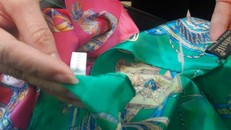 Sản phẩm của Khải Silk lại được gắn mác Trung Quốc.