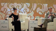 CEO Vietjet và Phó Chủ tịch điều hành, toàn cầu của Wal- Mart tại CEO Summit 2017