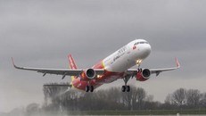 Huỷ nhiều chuyến bay do ảnh hưởng bão Kirogi