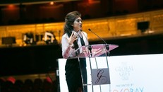 Bà Coco Trần - Chủ tịch sáng lập quỹ Coco Heart, Phó Chủ tịch Tập đoàn Empire, phát biểu tại sự kiện The Global Gift Gala lần thứ 25