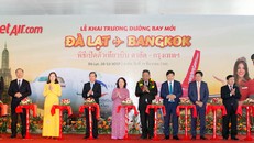 Vietjet tưng bừng khai trương đường bay Đà Lạt - Bangkok với vũ điệu Bikini hoa nóng bỏng